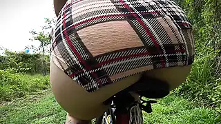 plug anal en la calle GF usa butt plug en público. Parpadea el culo y las tetas y es atrapado  varias veces! main image 1