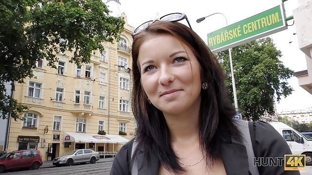 How to get laid tonight with gorgeous young woman?