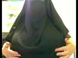 Hijab Webcam zeigt dicke Titten, arabische Hure snapshot 2