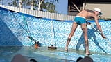 O chefe fode seu limpador de piscina com seu pau grosso e grande - 380 snapshot 3