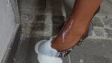 With squirting legs in real nylons and stilettos snapshot 14