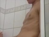 Blowjob unter der Dusche snapshot 3