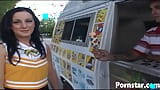 Sexo a lo perrito dentro de van de helado con Melissa Matthews snapshot 3