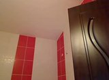 Une femme fait une salle de bain snapshot 18