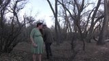 Une femme au foyer enceinte se fait baiser dans la nature snapshot 1