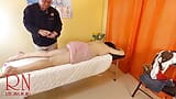 Regina Noir. Massage d’une femme nue. Un masseur baise la salope par la chatte et la bouche snapshot 5