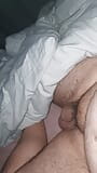 義理の息子は、彼女が眠っている間に継母のベッドに忍び込んで勃起しています snapshot 10