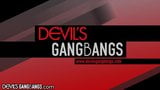 Devilsgangbang, vier Typen ficken ihr Traummädchen doppelt hart snapshot 1