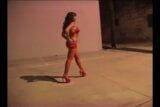 Una prostituta latina rimorchiata per strada per una scopata punto di vista snapshot 1