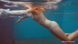 Tettona rossa con grande culo Melisa Darkova sta nuotando snapshot 8