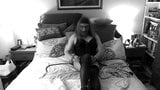 Retro travesti fetiche princesa se diverte com montaria snapshot 13