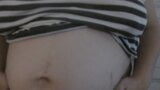 Eigengemaakte stiefmoeder toont je stiekem haar naakte zwangere lichaam, harige kut en enorme zogende borsten - melkachtige Mari snapshot 1