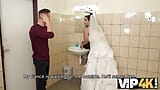 VIP4K. Casual follada de la novia en vestido de novia y extraño en el baño snapshot 5