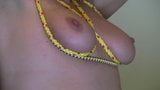 Fouetter les seins de sa femme snapshot 10