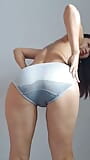 Pisse mir in die Jeans und panties snapshot 8