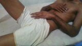 Шри-ланкийский паренек мастурбирует в сексуальном нижнем белье snapshot 2