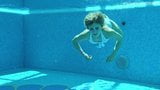 Hot US blondie Lindsay Cruz swims naked in the pool snapshot 2