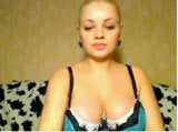 Vollbusige blonde Webcam-Model snapshot 1