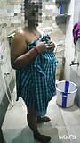 Tamilska pokojówka kąpie się w domu część 1 snapshot 1