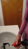 im lila Latex Catsuit mit Prostata-Vibrator gewichst snapshot 13