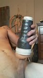 Збуджений молодий хлопець отримує від свого fleshlight snapshot 2