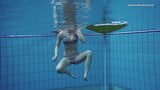 Liza Bubarek bebê na piscina snapshot 7