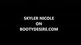 Skyler Nicole em um boquete interracial sentando na cara snapshot 1