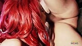 Kızıl saçlı kız büyük göğüsleri zıplarken yarağa biniyor snapshot 16