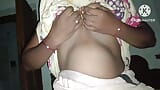 Une tatie indienne telugu suce la grosse bite de son mari snapshot 6