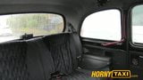 HornyTaxi грудастые сиськи и минет для губ snapshot 1