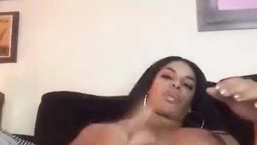 Sasha Strokes Tube