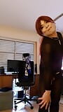 Het kleine mietje in een nylon catsuit snapshot 4