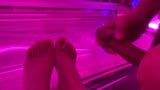 Cum di kaki istri saya di solarium snapshot 2