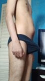 Il ragazzo prova la nuova biancheria intima che ha comprato su sh31n snapshot 3