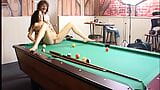 geile brunette veliert beim billiard und bekommt die kugel in die pussy snapshot 14