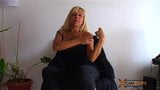 Barbara bionda webcam - milf tettona gioca con figa e culo snapshot 1