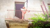 Italia - gran casa abandonada - espectáculo de balcón snapshot 10