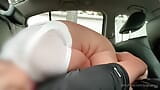 私の車の中での公開セックス snapshot 11