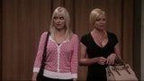 Jaime Pressly. Anna Faris - Mm S04E01 snapshot 4