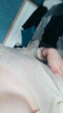 Hete striptease en thuis blote borsten laten zien snapshot 4