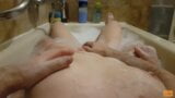 टब में गर्म स्नान: कई गीला कामोत्ताप - पीओवी snapshot 4