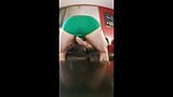 40-jähriger fitnessstudio-typ striptease snapshot 15