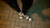 Piedi sexy, zeppe con plateau e leggings in lattice snapshot 5