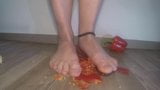 Il cibo a piedi nudi schiaccia la paprika snapshot 8