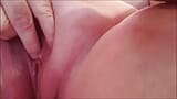 Terrytowngal, GILF Up Close Pussy Play et Gode Play avec cette grand-mère en chaleur snapshot 2