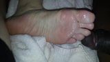 Bester Freund, Schlafenszeit, Footjob, Handjob snapshot 9