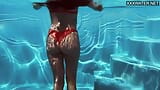 Jugoso culo de Yenifer Chacón nadando desnudo snapshot 11