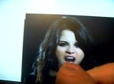 Éjacule devant la jolie Selena Gomez snapshot 9