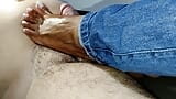 Footjob - ngocok kontol sampai dicrot di kaki enak snapshot 6