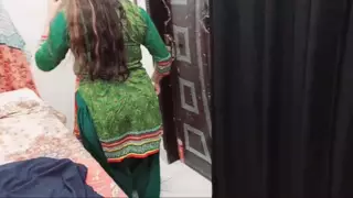 Dick Flash to Real Maid very Hot Pakistani Sexy Maid: Flashing ...